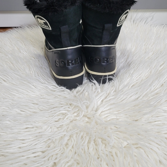 Sorel Black Winter Boots with Fur Lining - Picture 3 of 11